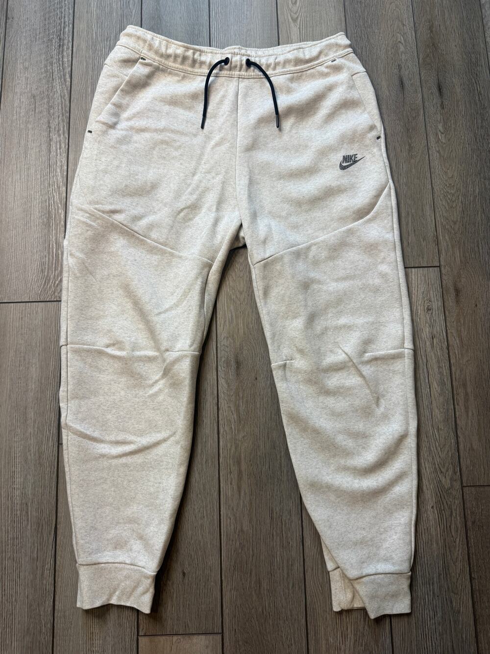 Nike Tech Fleece Joggers Light Heather Grey DR9162-100 Size Large